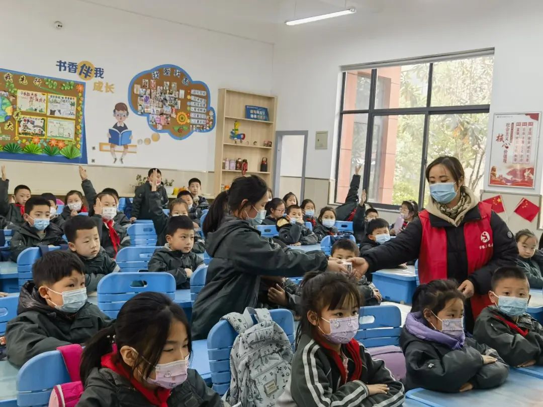 1679020836751584.jpg 華展貓先生,垃圾分類項目活動現(xiàn)場,智能垃圾分類廠家.jpg